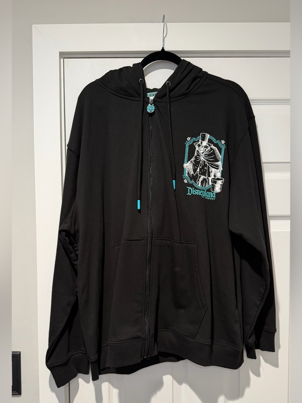 NWT ✅ Disneyland Woman’s “The Haunted Mansion” Full-Zip Hoodie in size “XL”👻